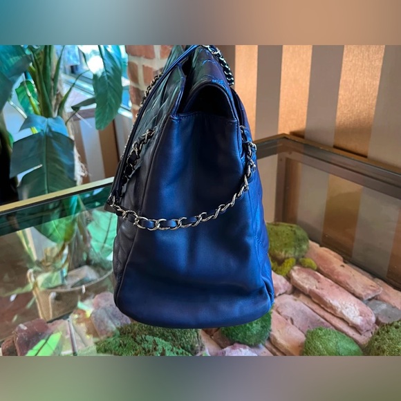 Chanel Blue Lambskin Hampton Bag - Picture 11 of 13